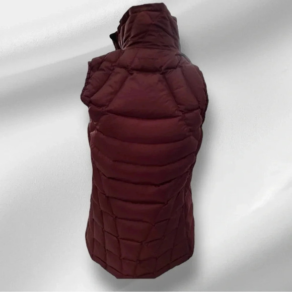 Women’s Columbia titanium puffer vest. Size medium. Color burgundy. - Picture 2 of 7